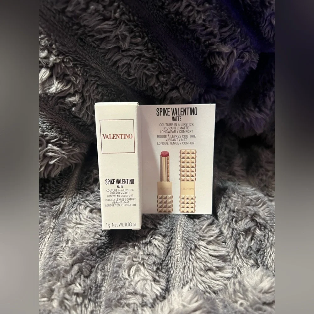 Mini Valentino Matte Lipstick (134R) Couture in The Streets